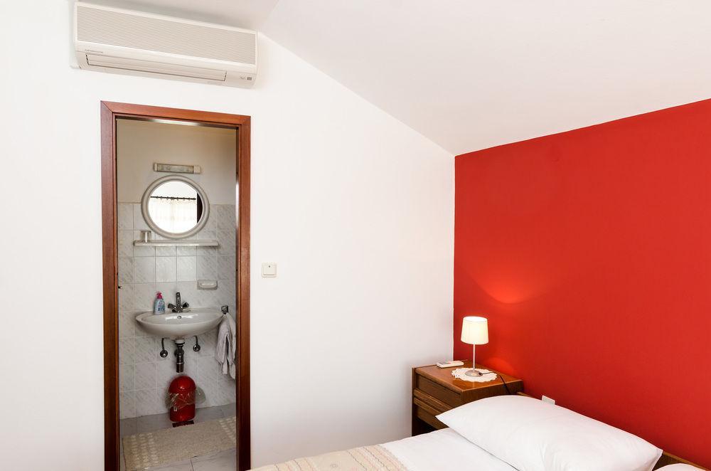 אורסאץ Guesthouse Moretic מראה חיצוני תמונה